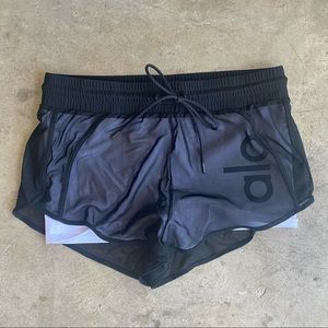 Alo Yoga Ambiance Short Size M black white rare